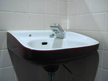 東京学芸大学（小金井キャンパス）講義棟多目的トイレ