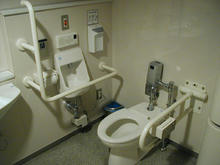 中野ブロードウェイ　2階北多目的トイレ