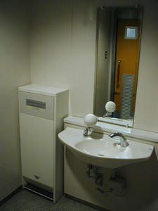 中野ブロードウェイ　2階北多目的トイレ