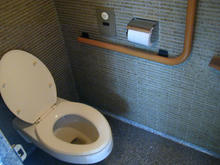 昭和記念公園　日本庭園東トイレ