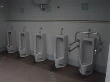 昭和記念公園　西立川口ゲート内トイレ