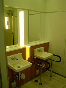 西友保谷店　3階トイレ