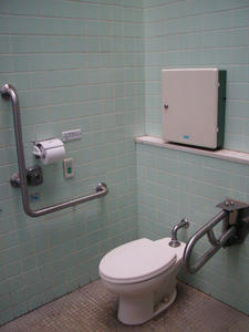 城山公園多目的トイレ