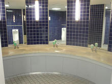 タウンセブン　階段踊り場トイレ