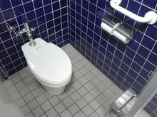 タウンセブン　階段踊り場トイレ