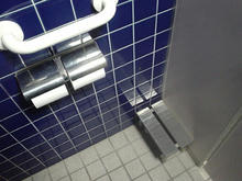 タウンセブン　階段踊り場トイレ