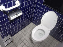 タウンセブン　階段踊り場トイレ