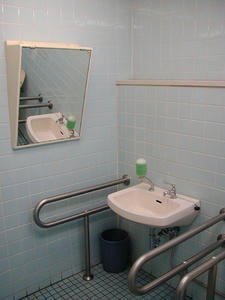 第一デパート　3階多目的トイレ