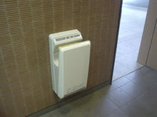 東京競馬場正門　外トイレ