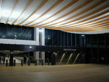 東京競馬場正門2階