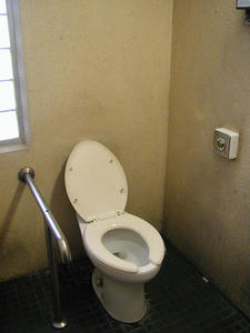 隅田公園(台東区) 1号多目的トイレ