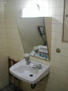 国立市公民館　1階多目的トイレ