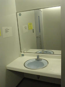 柴崎市民体育館　1階トイレ