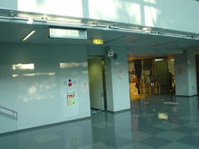 柴崎市民体育館　地下1階トイレ