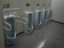 柴崎市民体育館　地下1階トイレ