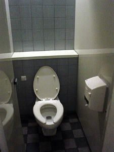 恵比寿ガーデンプレイス　公衆トイレ