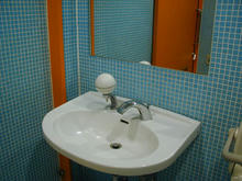 キッチンコート西調布店　2階多目的トイレ