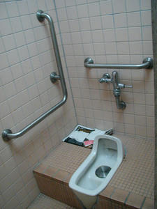 大宮前児童遊園トイレ