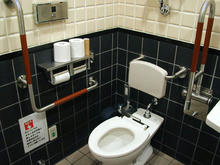 京王府中SC　1階多目的トイレ