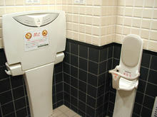 京王府中SC　1階多目的トイレ