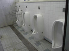 井の頭公園　公園南側テニスコート脇トイレ