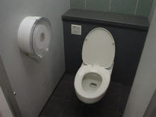 東京競馬場　3階センターコート西トイレ