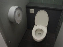 東京競馬場　3階センターコート西トイレ