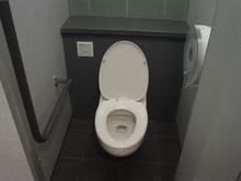 東京競馬場　3階センターコート西トイレ