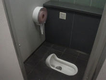 東京競馬場　3階センターコート西トイレ