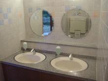 昭和記念公園　花木園売店トイレ