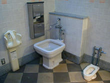 昭和記念公園　花木園売店多目的トイレ