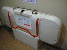 杉並公会堂　1階多目的トイレ