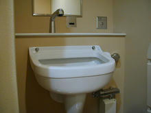 杉並公会堂　1階多目的トイレ