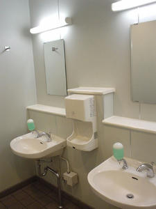 サミットストア善福寺店　1階トイレ