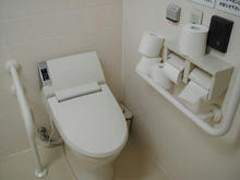 いなげや東村山市役所前店多目的トイレ