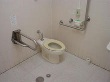 西友ひばりヶ丘店　3階多目的トイレ