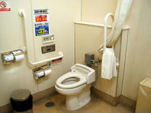 マックスバリュ田無芝久保店　1階多目的トイレ
