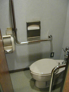 保谷こもれびホール 　1階大ホールトイレ