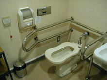 保谷こもれびホール 　1階大ホール多目的トイレ