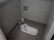 武蔵野陸上競技場　外トイレ