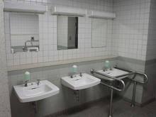 武蔵野総合体育館　1階北トイレ