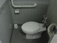 武蔵野総合体育館　1階北トイレ