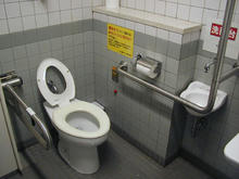 武蔵野総合体育館　1階北多目的トイレ