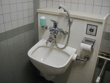 武蔵野総合体育館　1階北多目的トイレ