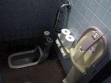 昭和記念公園　桜の園トイレ