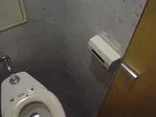 東京都写真美術館　1階ホールトイレ