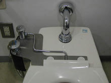 多摩平の森ふれあい館　1階多目的トイレ