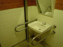 小金井公園　槻の木広場多目的トイレ