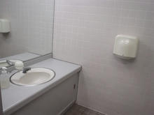 ライフ中野駅前店 2階トイレ