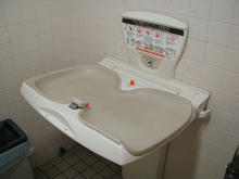 ライフ中野駅前店 2階多目的トイレ